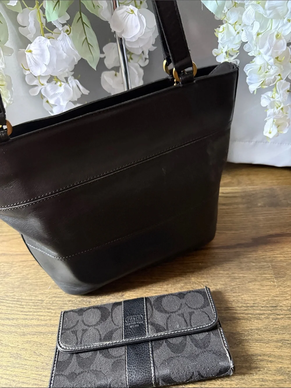 Coach 2 pieces  Black vintage  Leather Shoulder Tote with Signature Wallet